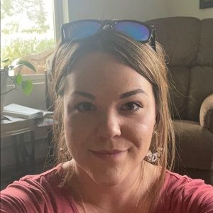 Meet your Posher, Corinne